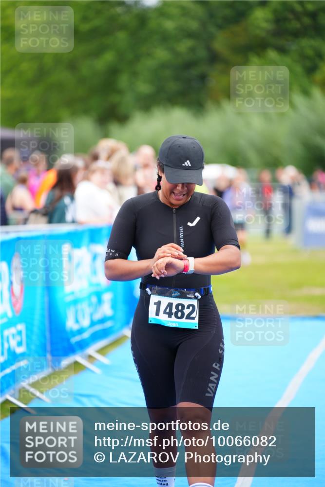 30.08.2026 - Elbe Triathlon Hamburg LAZAROV Photography http://msf.ph/oto/10066082 30.08.2026 12:16:55 Ziel 1470, 1482, 1647, 1675 meine-sportfotos.de