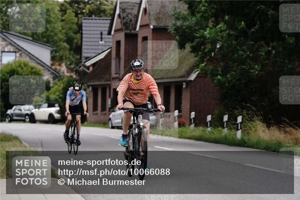 30.08.2026 - Elbe Triathlon Hamburg Michael Burmester http://msf.ph/oto/10066088 30.08.2026 15:01:03 Radfahren  meine-sportfotos.de