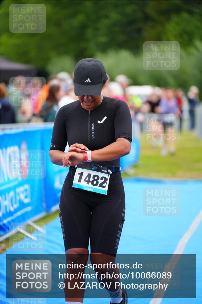 30.08.2026 - Elbe Triathlon Hamburg LAZAROV Photography http://msf.ph/oto/10066089 30.08.2026 12:16:55 Ziel 1470, 1482, 1647, 1675 meine-sportfotos.de