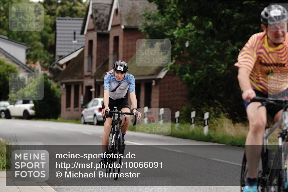 30.08.2026 - Elbe Triathlon Hamburg Michael Burmester http://msf.ph/oto/10066091 30.08.2026 15:01:04 Radfahren  meine-sportfotos.de