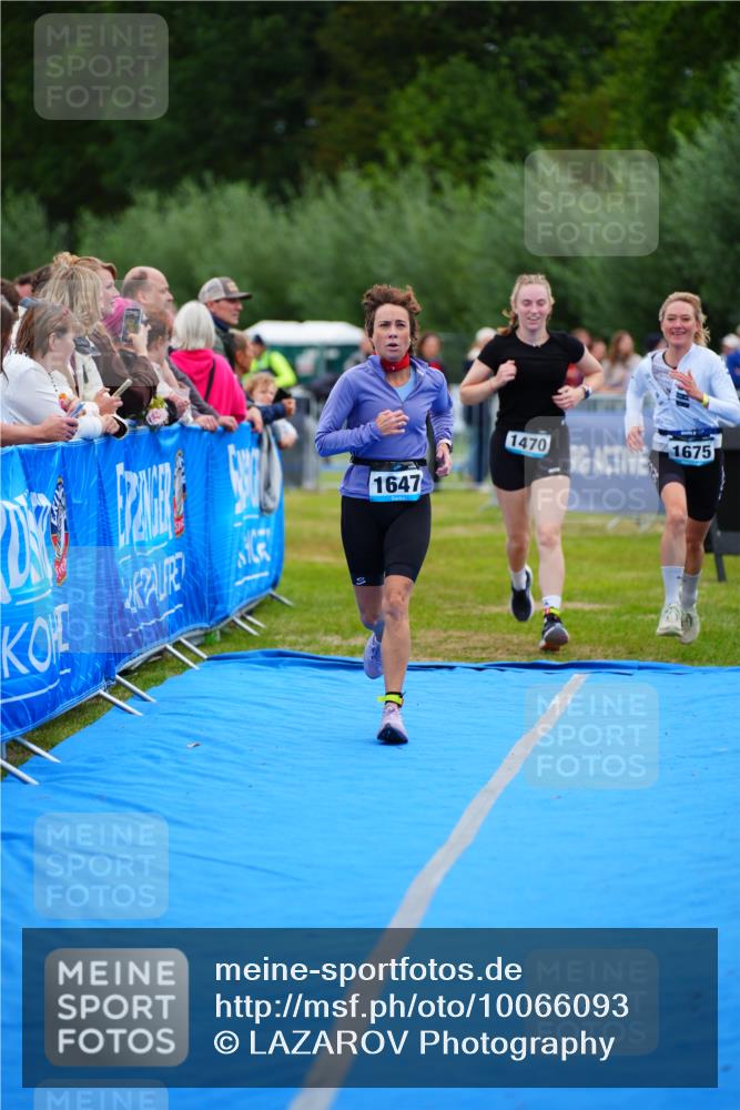 30.08.2026 - Elbe Triathlon Hamburg LAZAROV Photography http://msf.ph/oto/10066093 30.08.2026 12:16:59 Ziel 1470, 1647, 1675 meine-sportfotos.de