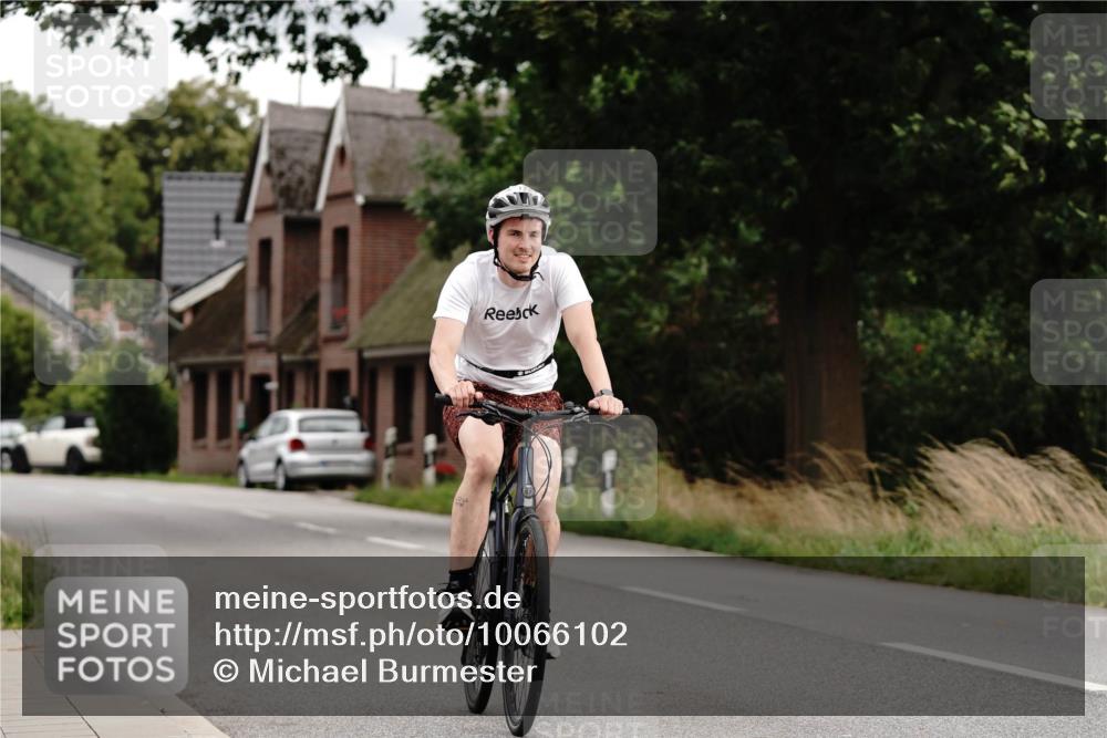 30.08.2026 - Elbe Triathlon Hamburg Michael Burmester http://msf.ph/oto/10066102 30.08.2026 15:01:23 Radfahren  meine-sportfotos.de