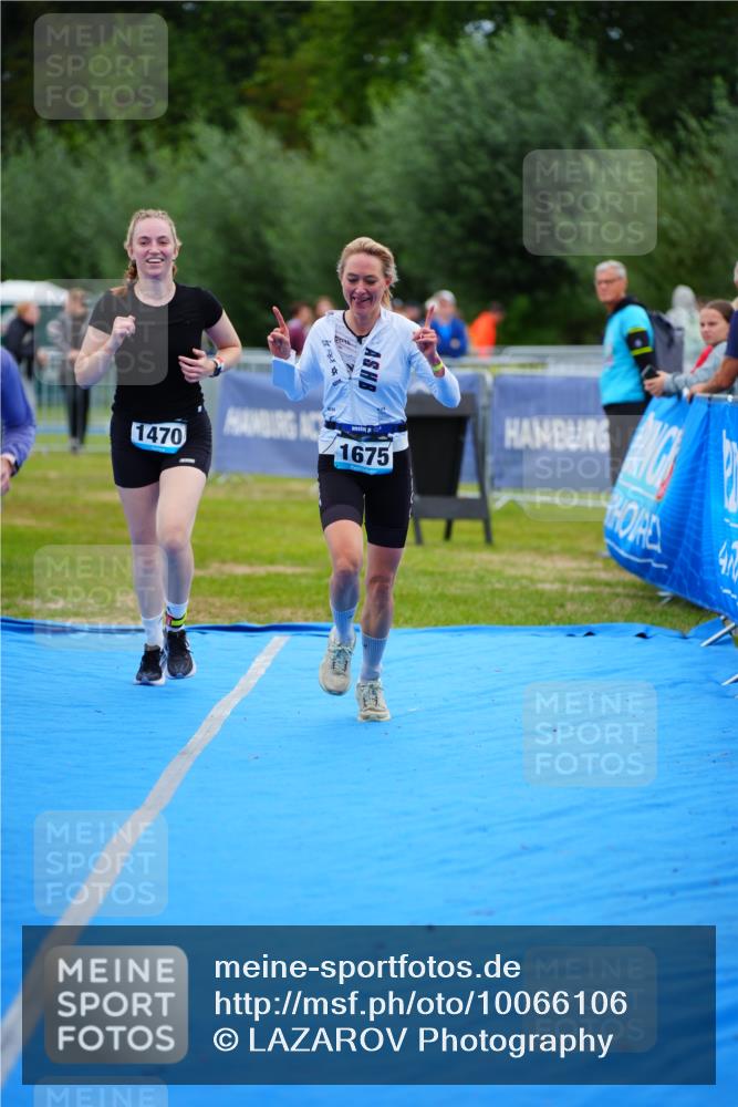 30.08.2026 - Elbe Triathlon Hamburg LAZAROV Photography http://msf.ph/oto/10066106 30.08.2026 12:17:01 Ziel 1470, 1647, 1675 meine-sportfotos.de