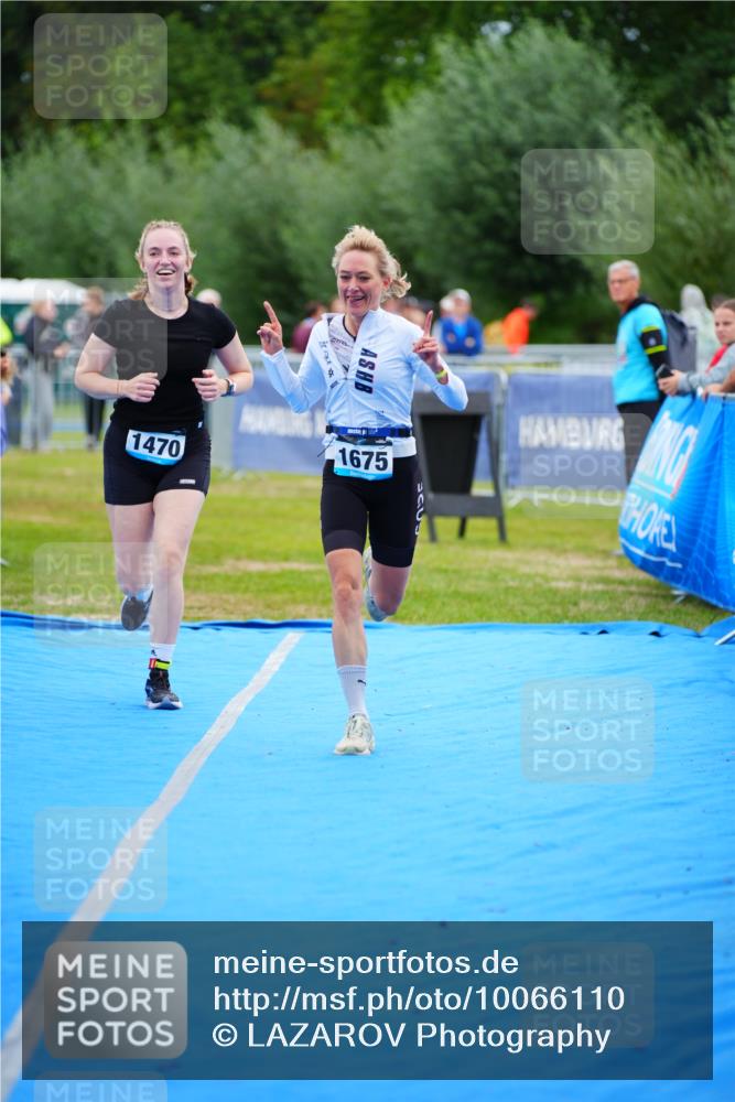 30.08.2026 - Elbe Triathlon Hamburg LAZAROV Photography http://msf.ph/oto/10066110 30.08.2026 12:17:01 Ziel 1470, 1647, 1675 meine-sportfotos.de
