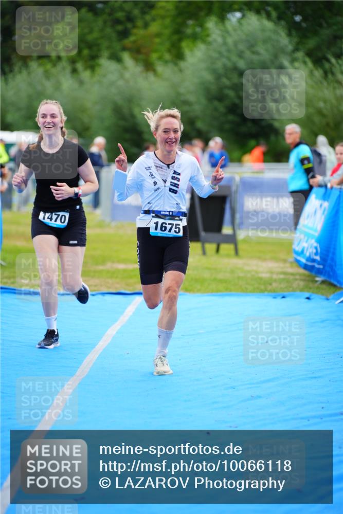 30.08.2026 - Elbe Triathlon Hamburg LAZAROV Photography http://msf.ph/oto/10066118 30.08.2026 12:17:01 Ziel 1470, 1647, 1675 meine-sportfotos.de