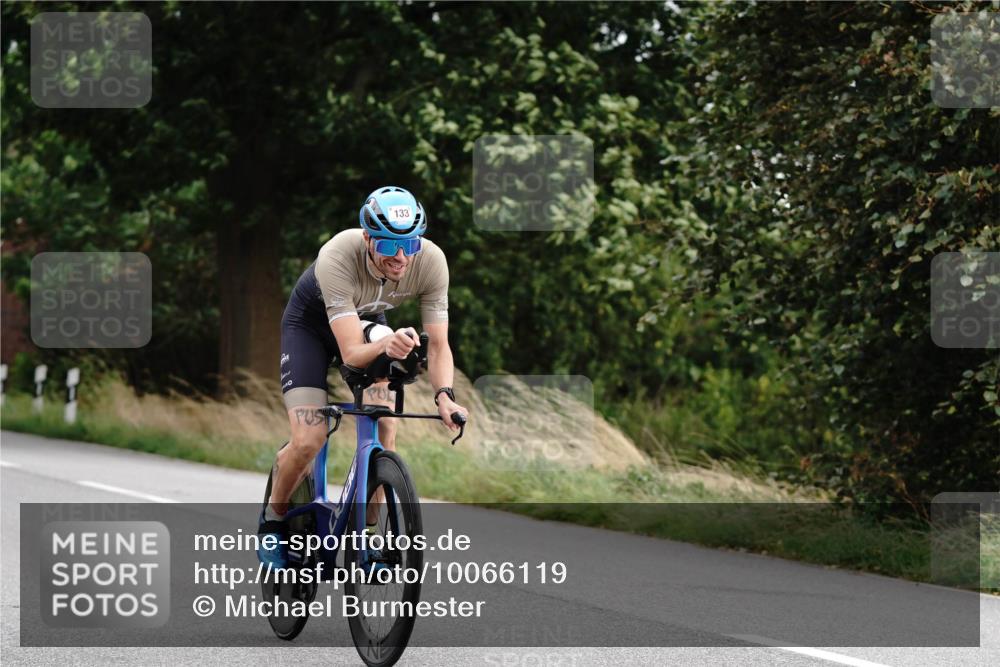 30.08.2026 - Elbe Triathlon Hamburg Michael Burmester http://msf.ph/oto/10066119 30.08.2026 15:01:30 Radfahren  meine-sportfotos.de