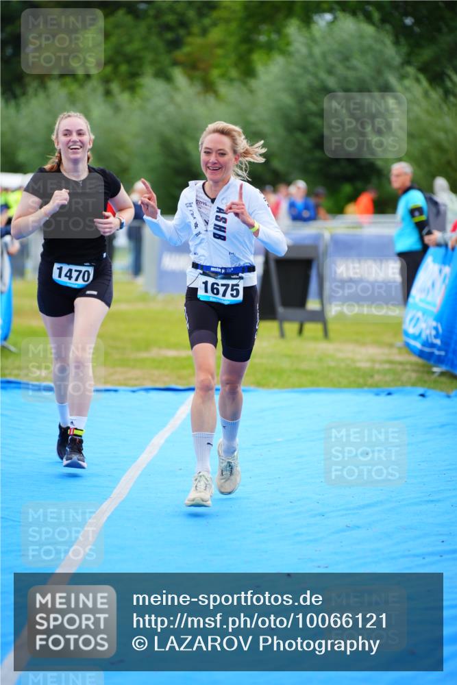 30.08.2026 - Elbe Triathlon Hamburg LAZAROV Photography http://msf.ph/oto/10066121 30.08.2026 12:17:02 Ziel 1470, 1647, 1675 meine-sportfotos.de