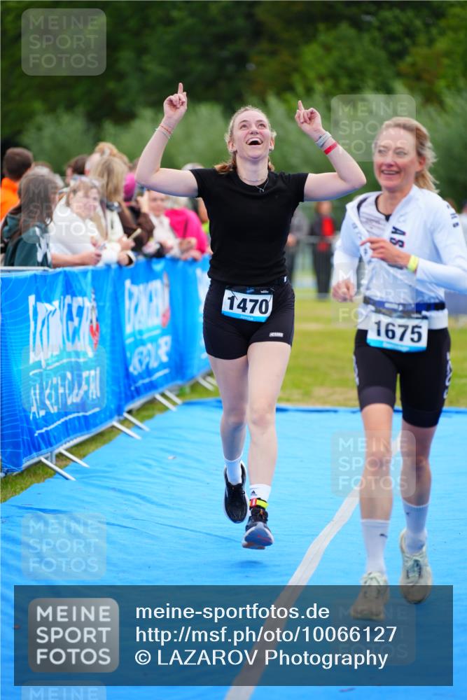 30.08.2026 - Elbe Triathlon Hamburg LAZAROV Photography http://msf.ph/oto/10066127 30.08.2026 12:17:02 Ziel 1470, 1647, 1675 meine-sportfotos.de