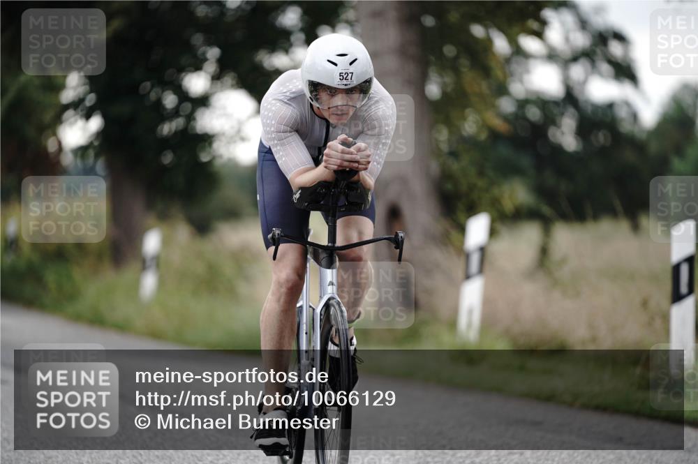 30.08.2026 - Elbe Triathlon Hamburg Michael Burmester http://msf.ph/oto/10066129 30.08.2026 09:06:07 Radfahren 197, 213, 272, 527 meine-sportfotos.de