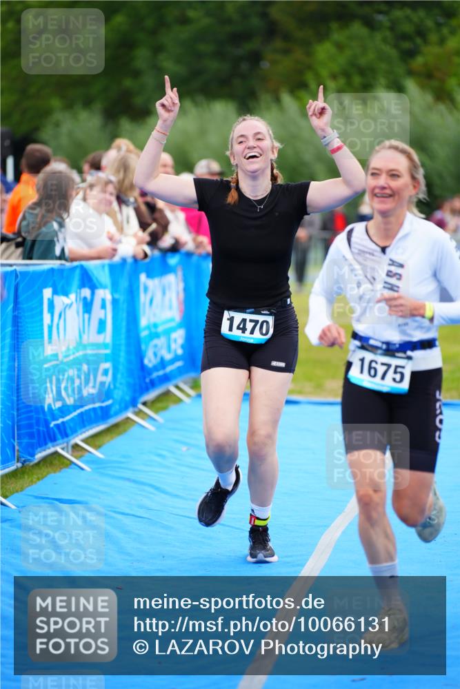 30.08.2026 - Elbe Triathlon Hamburg LAZAROV Photography http://msf.ph/oto/10066131 30.08.2026 12:17:03 Ziel 1470, 1647, 1675 meine-sportfotos.de
