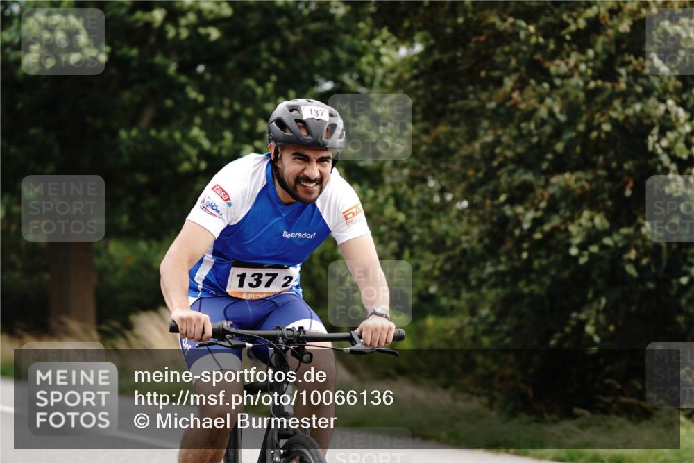 30.08.2026 - Elbe Triathlon Hamburg Michael Burmester http://msf.ph/oto/10066136 30.08.2026 15:01:51 Radfahren  meine-sportfotos.de
