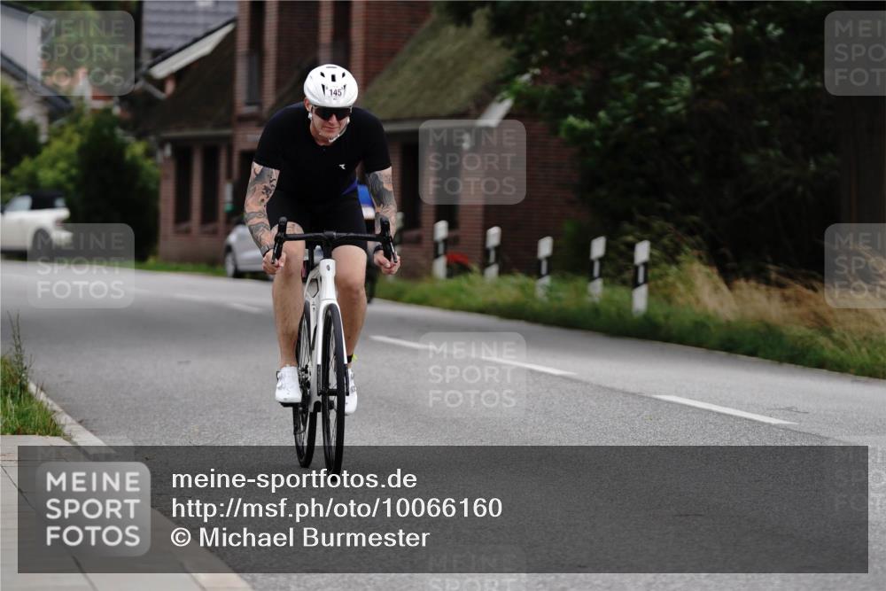 30.08.2026 - Elbe Triathlon Hamburg Michael Burmester http://msf.ph/oto/10066160 30.08.2026 15:03:01 Radfahren  meine-sportfotos.de