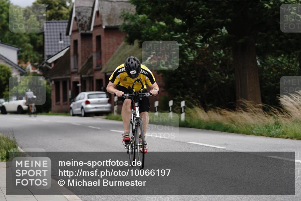 30.08.2026 - Elbe Triathlon Hamburg Michael Burmester http://msf.ph/oto/10066197 30.08.2026 15:04:41 Radfahren  meine-sportfotos.de