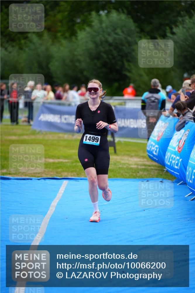 30.08.2026 - Elbe Triathlon Hamburg LAZAROV Photography http://msf.ph/oto/10066200 30.08.2026 12:17:40 Ziel 1499 meine-sportfotos.de