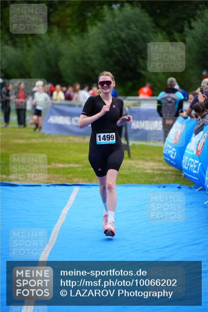 30.08.2026 - Elbe Triathlon Hamburg LAZAROV Photography http://msf.ph/oto/10066202 30.08.2026 12:17:40 Ziel 1499 meine-sportfotos.de