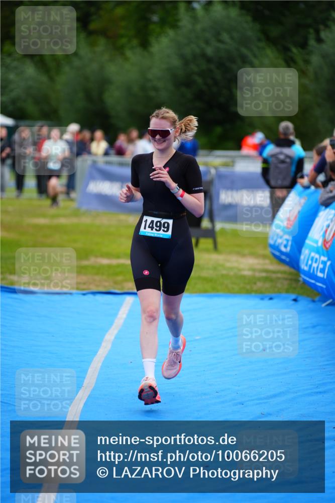 30.08.2026 - Elbe Triathlon Hamburg LAZAROV Photography http://msf.ph/oto/10066205 30.08.2026 12:17:40 Ziel 1499 meine-sportfotos.de