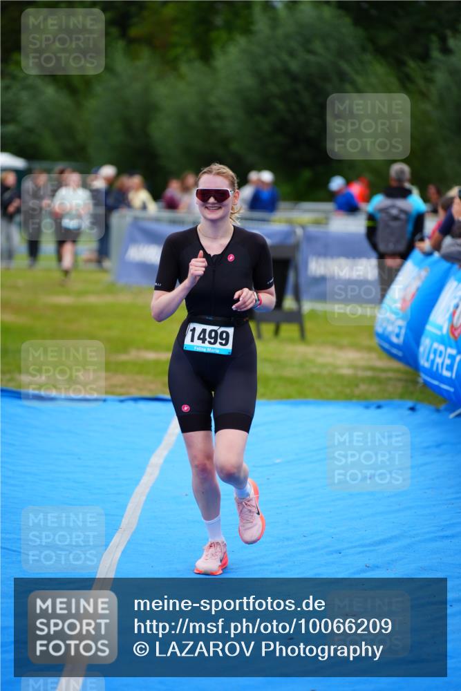 30.08.2026 - Elbe Triathlon Hamburg LAZAROV Photography http://msf.ph/oto/10066209 30.08.2026 12:17:40 Ziel 1499 meine-sportfotos.de