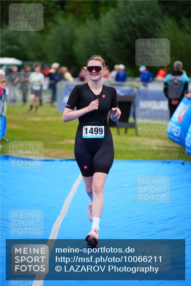 30.08.2026 - Elbe Triathlon Hamburg LAZAROV Photography http://msf.ph/oto/10066211 30.08.2026 12:17:41 Ziel 1499 meine-sportfotos.de