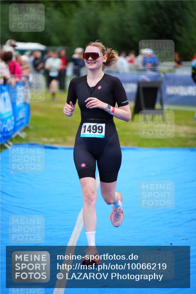 30.08.2026 - Elbe Triathlon Hamburg LAZAROV Photography http://msf.ph/oto/10066219 30.08.2026 12:17:41 Ziel 1499 meine-sportfotos.de