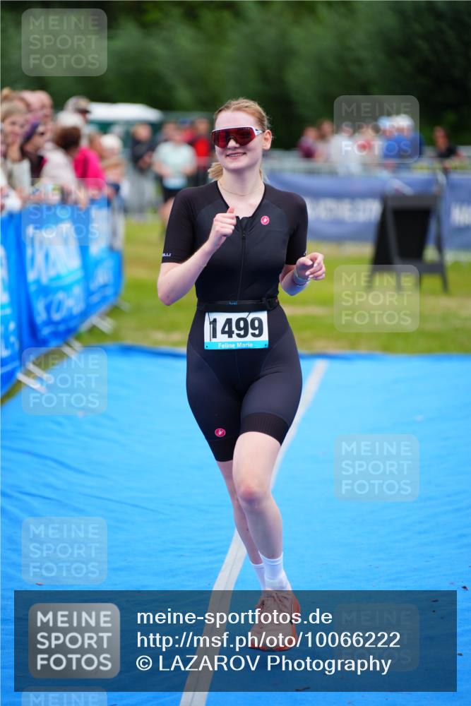 30.08.2026 - Elbe Triathlon Hamburg LAZAROV Photography http://msf.ph/oto/10066222 30.08.2026 12:17:41 Ziel 1499 meine-sportfotos.de