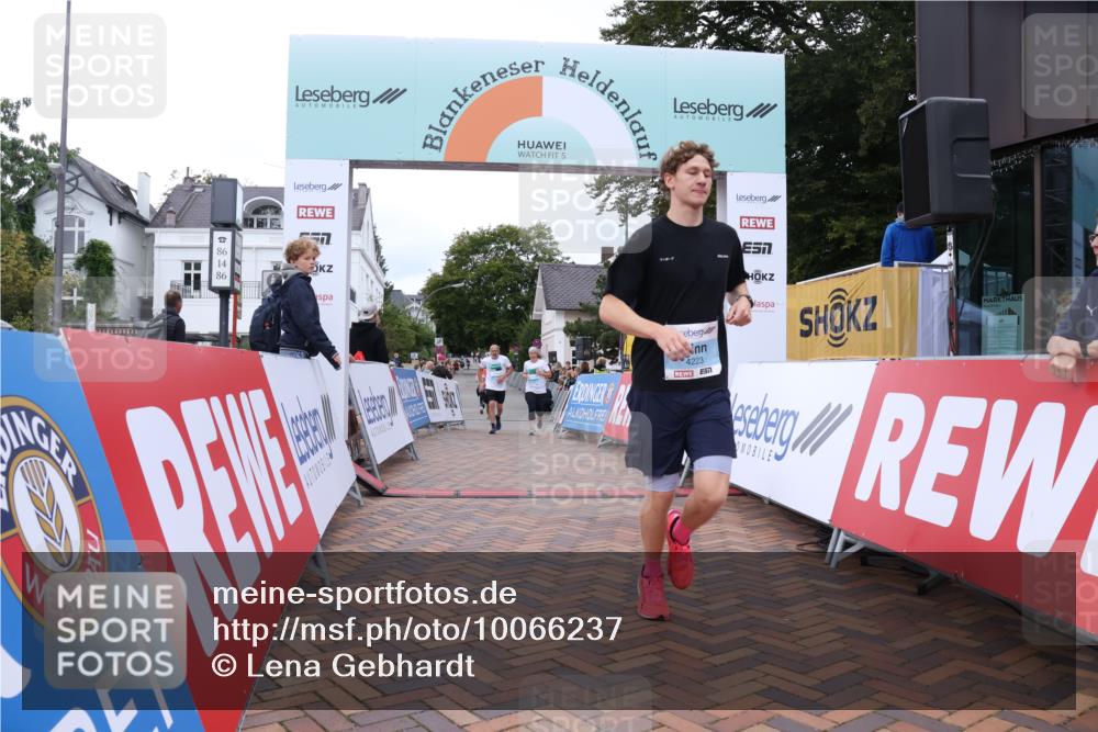 30.08.2026 - Blankeneser Heldenlauf Lena Gebhardt http://msf.ph/oto/10066237 30.08.2026 12:55:53 Ziel 4047, 4223, 4233, 4437, 4438 meine-sportfotos.de