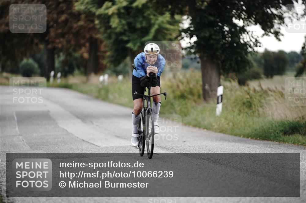 30.08.2026 - Elbe Triathlon Hamburg Michael Burmester http://msf.ph/oto/10066239 30.08.2026 09:07:43 Radfahren 432 meine-sportfotos.de