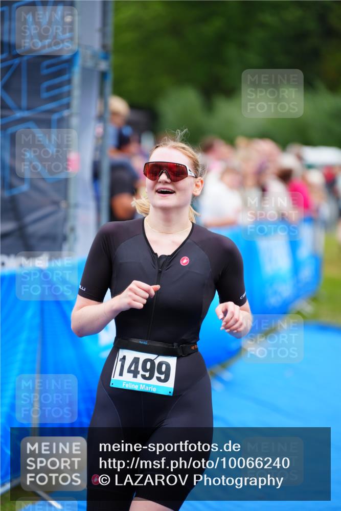 30.08.2026 - Elbe Triathlon Hamburg LAZAROV Photography http://msf.ph/oto/10066240 30.08.2026 12:17:42 Ziel 1499 meine-sportfotos.de