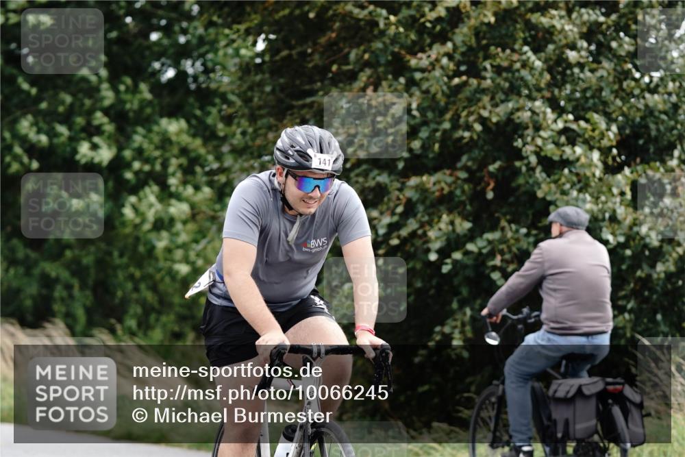 30.08.2026 - Elbe Triathlon Hamburg Michael Burmester http://msf.ph/oto/10066245 30.08.2026 15:06:03 Radfahren  meine-sportfotos.de