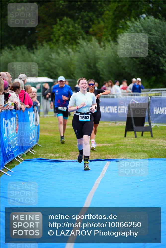 30.08.2026 - Elbe Triathlon Hamburg LAZAROV Photography http://msf.ph/oto/10066250 30.08.2026 12:17:49 Ziel 1351, 1553, 1607 meine-sportfotos.de