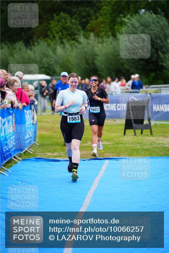 30.08.2026 - Elbe Triathlon Hamburg LAZAROV Photography http://msf.ph/oto/10066257 30.08.2026 12:17:50 Ziel 1351, 1553, 1607 meine-sportfotos.de