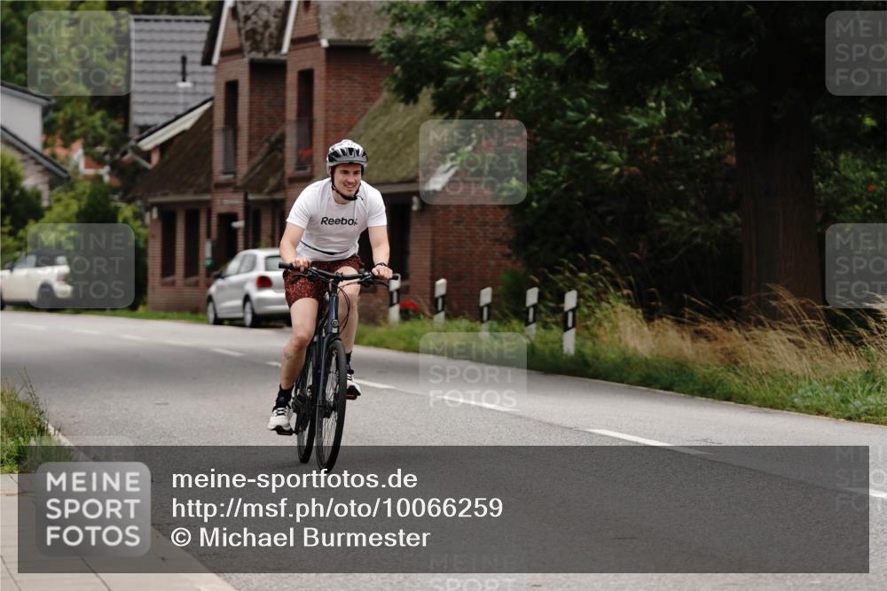 30.08.2026 - Elbe Triathlon Hamburg Michael Burmester http://msf.ph/oto/10066259 30.08.2026 15:06:41 Radfahren  meine-sportfotos.de