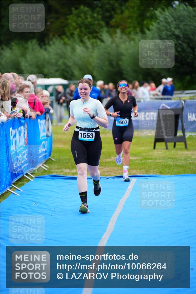 30.08.2026 - Elbe Triathlon Hamburg LAZAROV Photography http://msf.ph/oto/10066264 30.08.2026 12:17:50 Ziel 1351, 1553, 1607 meine-sportfotos.de