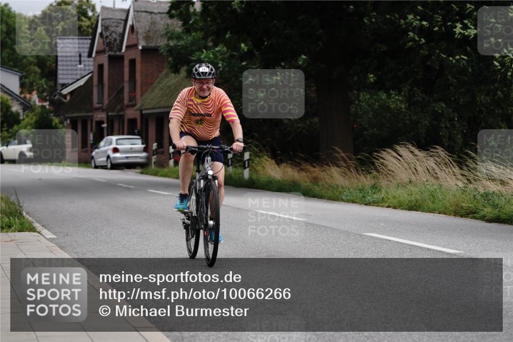 30.08.2026 - Elbe Triathlon Hamburg Michael Burmester http://msf.ph/oto/10066266 30.08.2026 15:07:04 Radfahren  meine-sportfotos.de