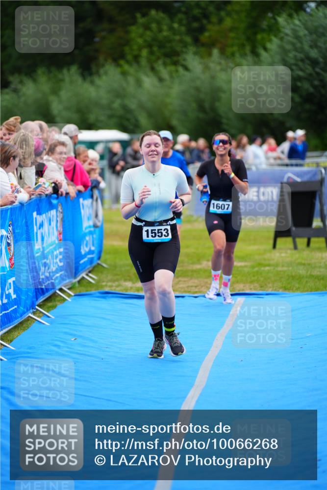 30.08.2026 - Elbe Triathlon Hamburg LAZAROV Photography http://msf.ph/oto/10066268 30.08.2026 12:17:51 Ziel 1351, 1553, 1607 meine-sportfotos.de