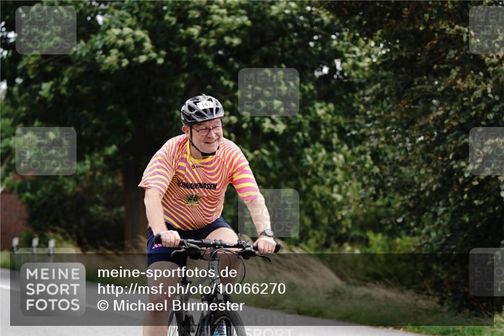 30.08.2026 - Elbe Triathlon Hamburg Michael Burmester http://msf.ph/oto/10066270 30.08.2026 15:07:04 Radfahren  meine-sportfotos.de
