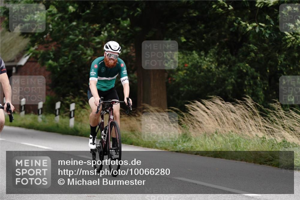 30.08.2026 - Elbe Triathlon Hamburg Michael Burmester http://msf.ph/oto/10066280 30.08.2026 15:08:04 Radfahren 160 meine-sportfotos.de