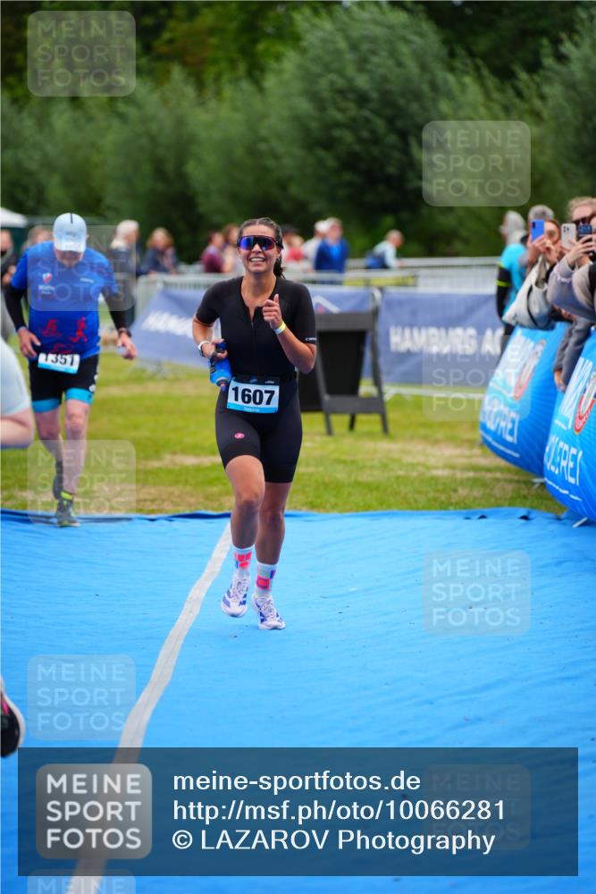 30.08.2026 - Elbe Triathlon Hamburg LAZAROV Photography http://msf.ph/oto/10066281 30.08.2026 12:17:52 Ziel 1351, 1553, 1607 meine-sportfotos.de