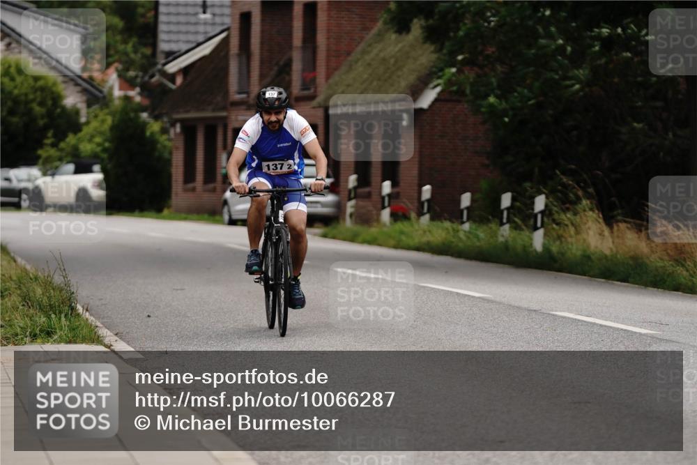 30.08.2026 - Elbe Triathlon Hamburg Michael Burmester http://msf.ph/oto/10066287 30.08.2026 15:08:13 Radfahren  meine-sportfotos.de