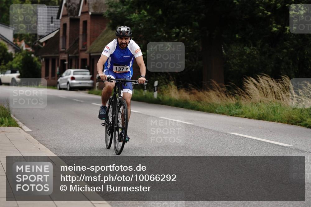 30.08.2026 - Elbe Triathlon Hamburg Michael Burmester http://msf.ph/oto/10066292 30.08.2026 15:08:15 Radfahren  meine-sportfotos.de