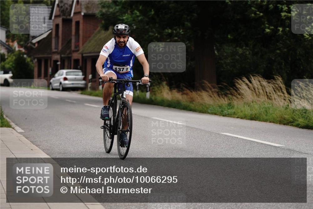 30.08.2026 - Elbe Triathlon Hamburg Michael Burmester http://msf.ph/oto/10066295 30.08.2026 15:08:15 Radfahren  meine-sportfotos.de