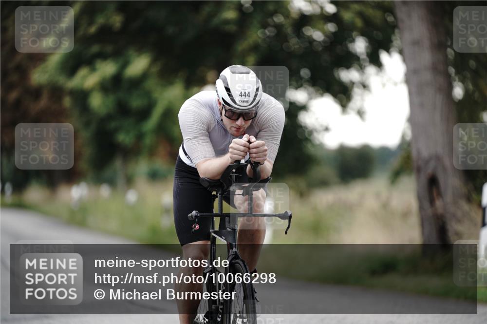 30.08.2026 - Elbe Triathlon Hamburg Michael Burmester http://msf.ph/oto/10066298 30.08.2026 09:09:09 Radfahren 193, 286, 411, 444 meine-sportfotos.de