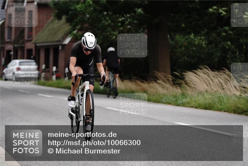 30.08.2026 - Elbe Triathlon Hamburg Michael Burmester http://msf.ph/oto/10066300 30.08.2026 15:10:30 Radfahren  meine-sportfotos.de