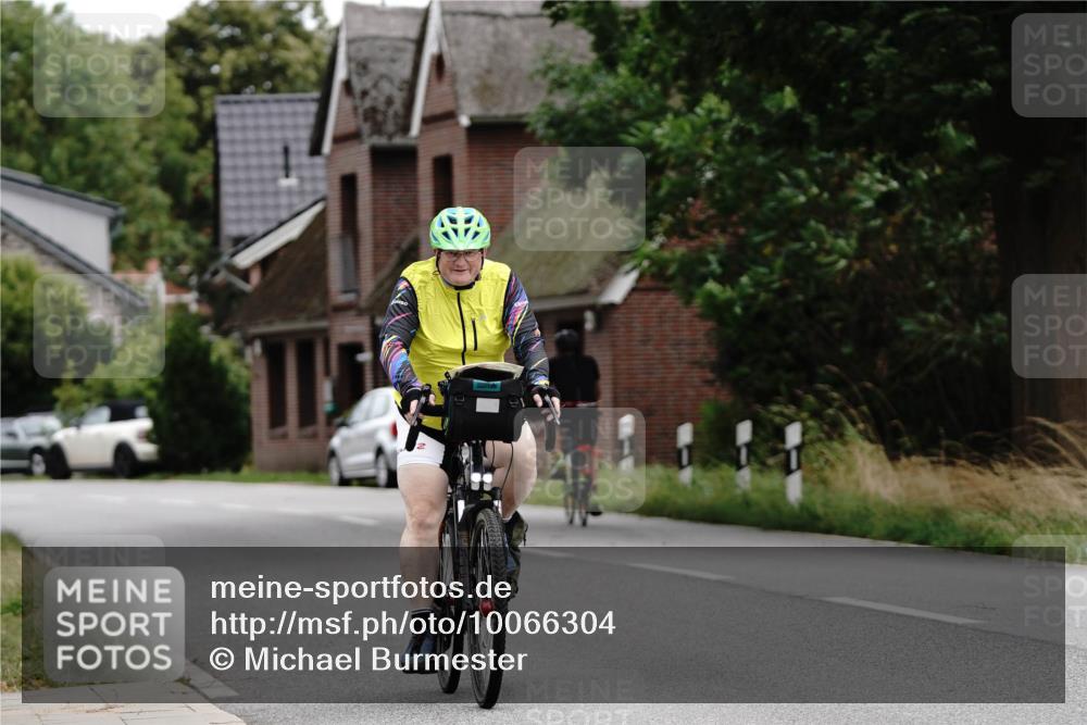 30.08.2026 - Elbe Triathlon Hamburg Michael Burmester http://msf.ph/oto/10066304 30.08.2026 15:11:22 Radfahren  meine-sportfotos.de