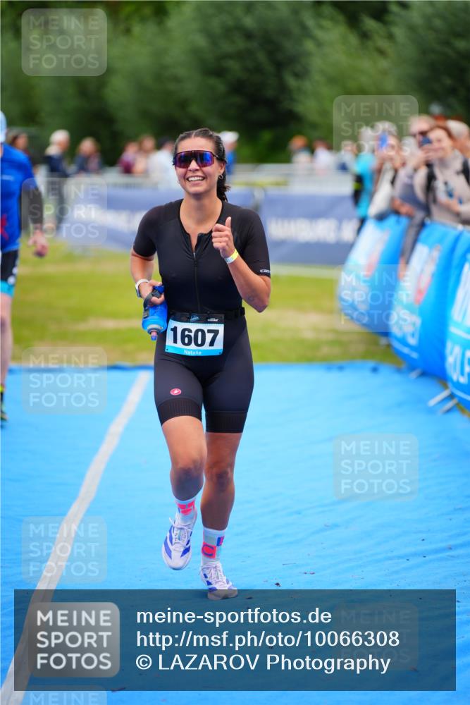 30.08.2026 - Elbe Triathlon Hamburg LAZAROV Photography http://msf.ph/oto/10066308 30.08.2026 12:17:53 Ziel 1351, 1553, 1607 meine-sportfotos.de