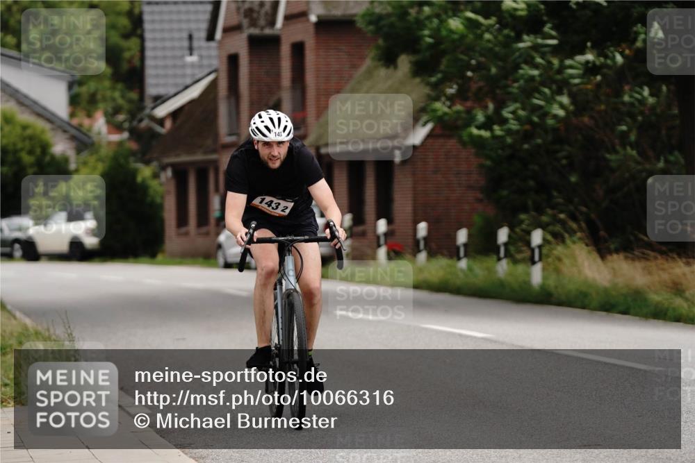 30.08.2026 - Elbe Triathlon Hamburg Michael Burmester http://msf.ph/oto/10066316 30.08.2026 15:11:56 Radfahren 143 meine-sportfotos.de