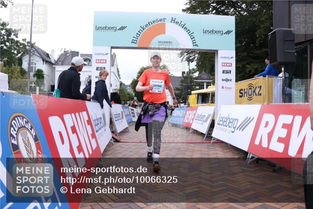 30.08.2026 - Blankeneser Heldenlauf Lena Gebhardt http://msf.ph/oto/10066325 30.08.2026 12:56:03 Ziel 4118, 4274, 4437, 4438 meine-sportfotos.de