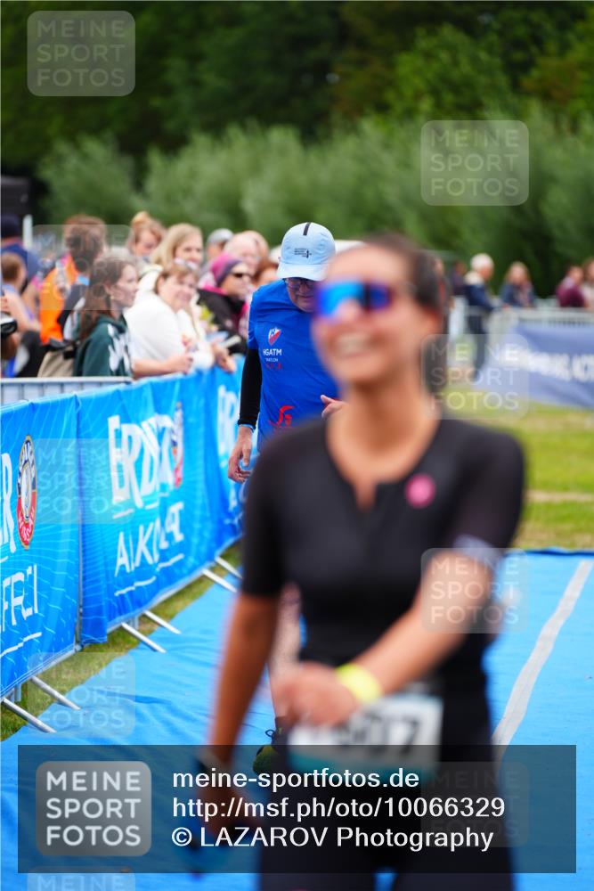 30.08.2026 - Elbe Triathlon Hamburg LAZAROV Photography http://msf.ph/oto/10066329 30.08.2026 12:17:55 Ziel 1351, 1553, 1607 meine-sportfotos.de