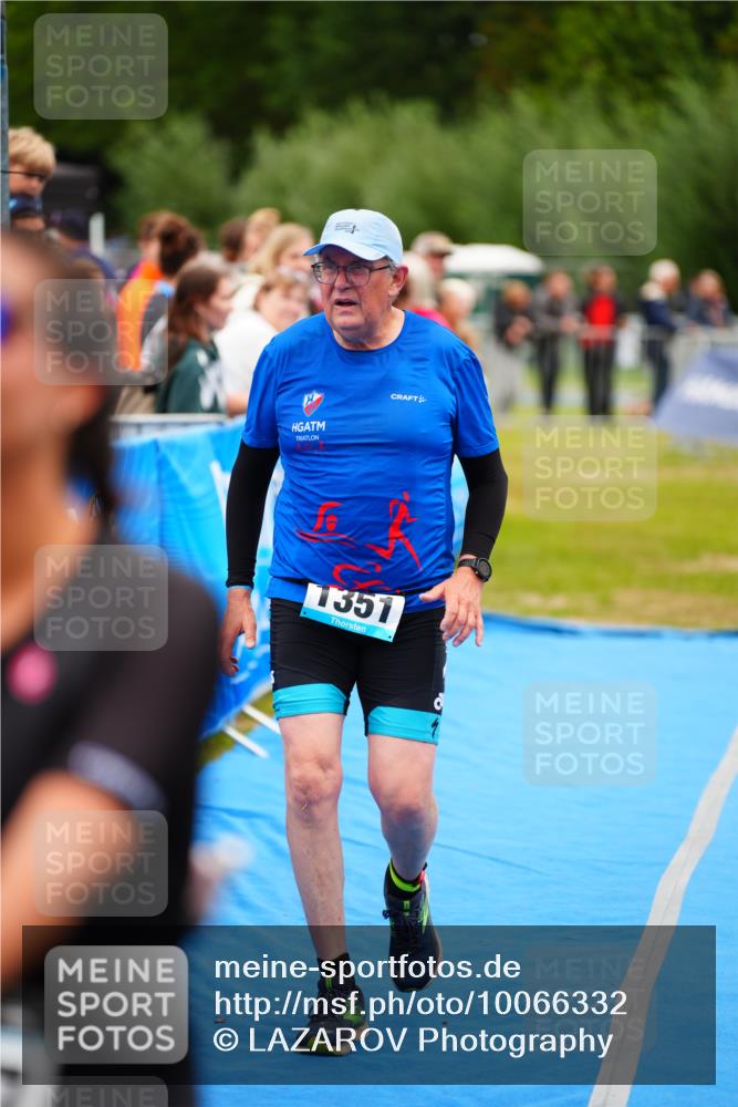 30.08.2026 - Elbe Triathlon Hamburg LAZAROV Photography http://msf.ph/oto/10066332 30.08.2026 12:17:56 Ziel 1351, 1553, 1607 meine-sportfotos.de