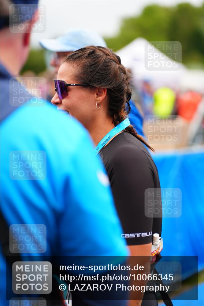 30.08.2026 - Elbe Triathlon Hamburg LAZAROV Photography http://msf.ph/oto/10066345 30.08.2026 12:18:02 Ziel  meine-sportfotos.de