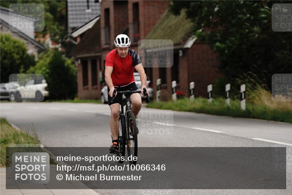 30.08.2026 - Elbe Triathlon Hamburg Michael Burmester http://msf.ph/oto/10066346 30.08.2026 15:14:19 Radfahren  meine-sportfotos.de
